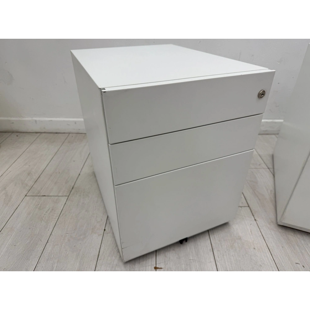 Herman Miller Beyaz Metal Keson