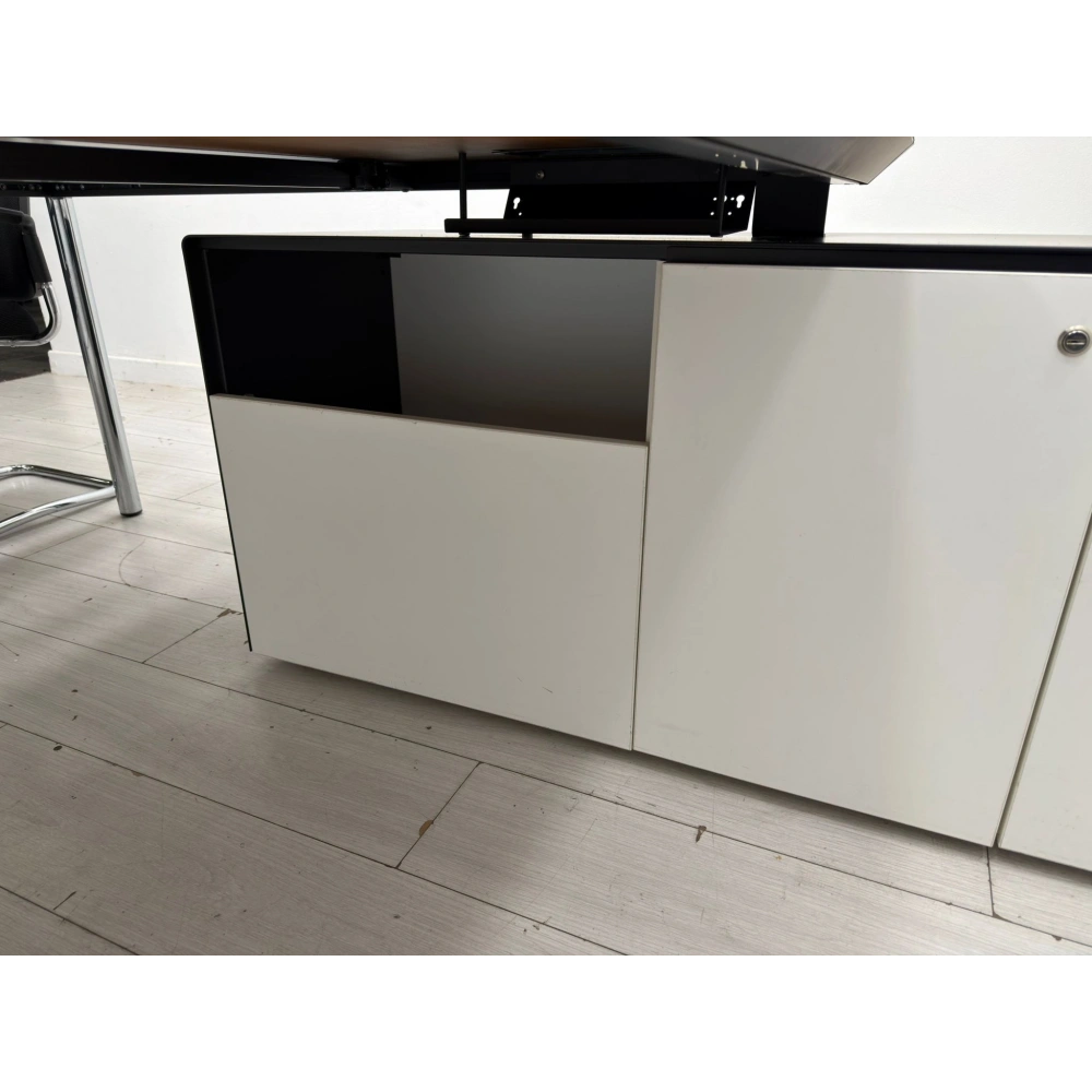 Koleksiyon Etajerli Yönetici Çalışma Masası