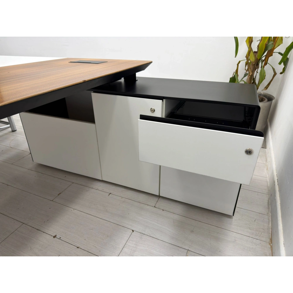 Koleksiyon Etajerli Yönetici Çalışma Masası