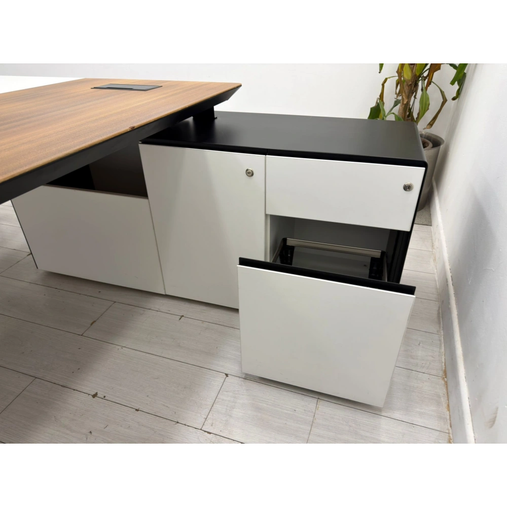 Koleksiyon Etajerli Yönetici Çalışma Masası