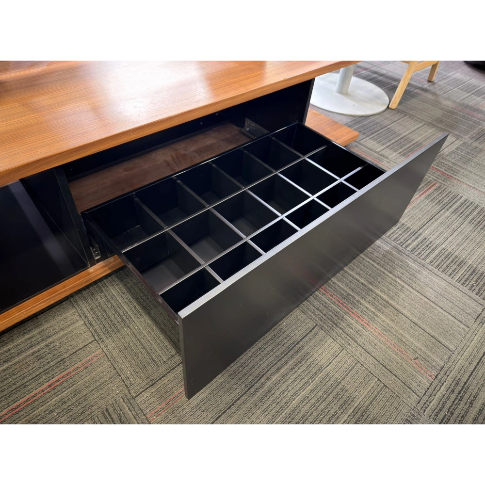 Koleksiyon Marka Aksesuar Vitrin Kitaplık Dolap