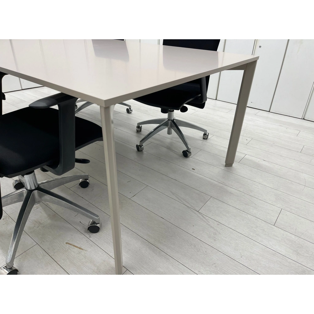 Krem 6 Kişilik Toplantı Masası Sunum Masası