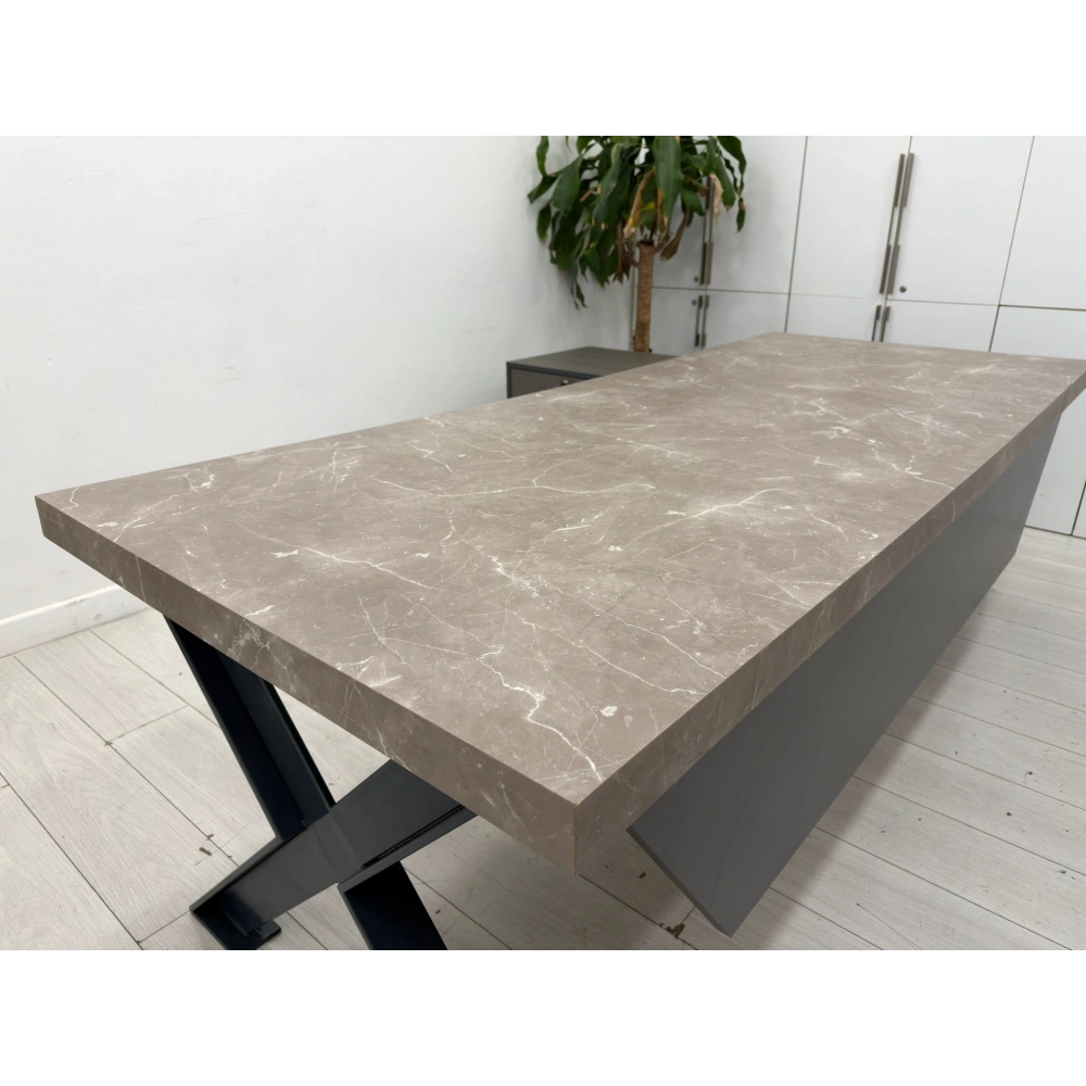 Mermer Görünümlü Etajerli Yönetici Çalışma Masası