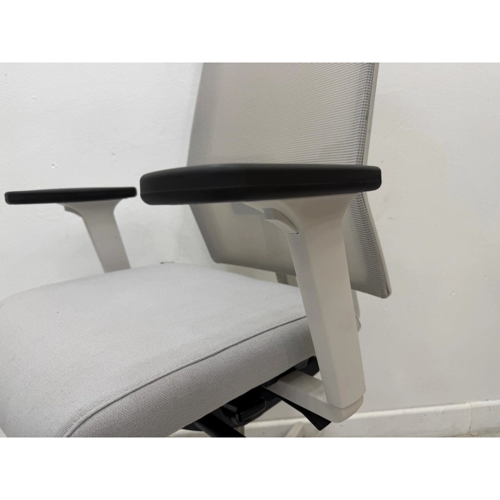 Nurus Me Too Başlıklı Yönetici Çalışma Koltuğu