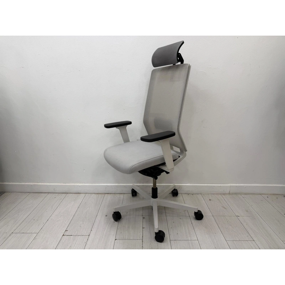 Nurus Me Too Başlıklı Yönetici Çalışma Koltuğu