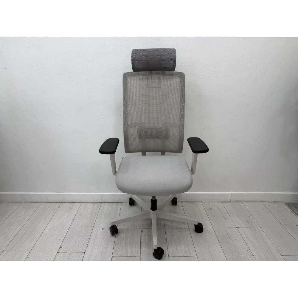 Nurus Me Too Başlıklı Yönetici Çalışma Koltuğu