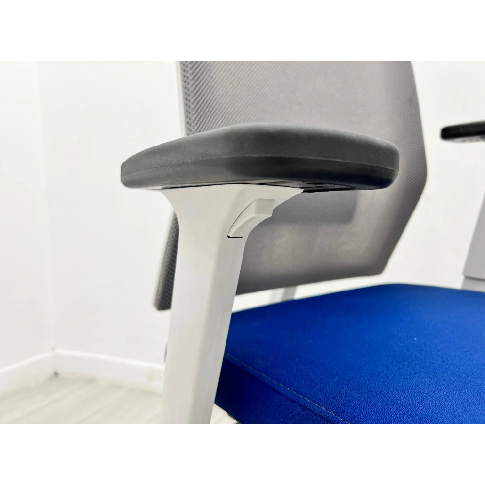 Nurus Me Too Başlıklı Yönetici Çalışma Koltuğu