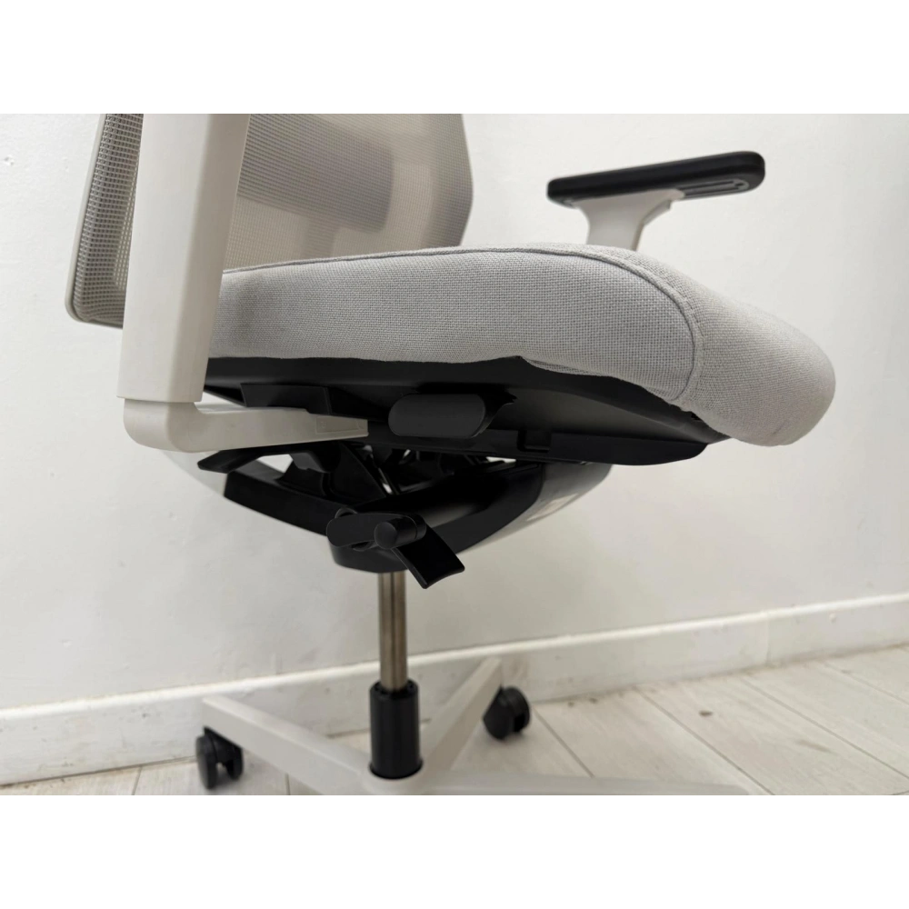 Nurus Me Too Başlıklı Yönetici Çalışma Koltuğu