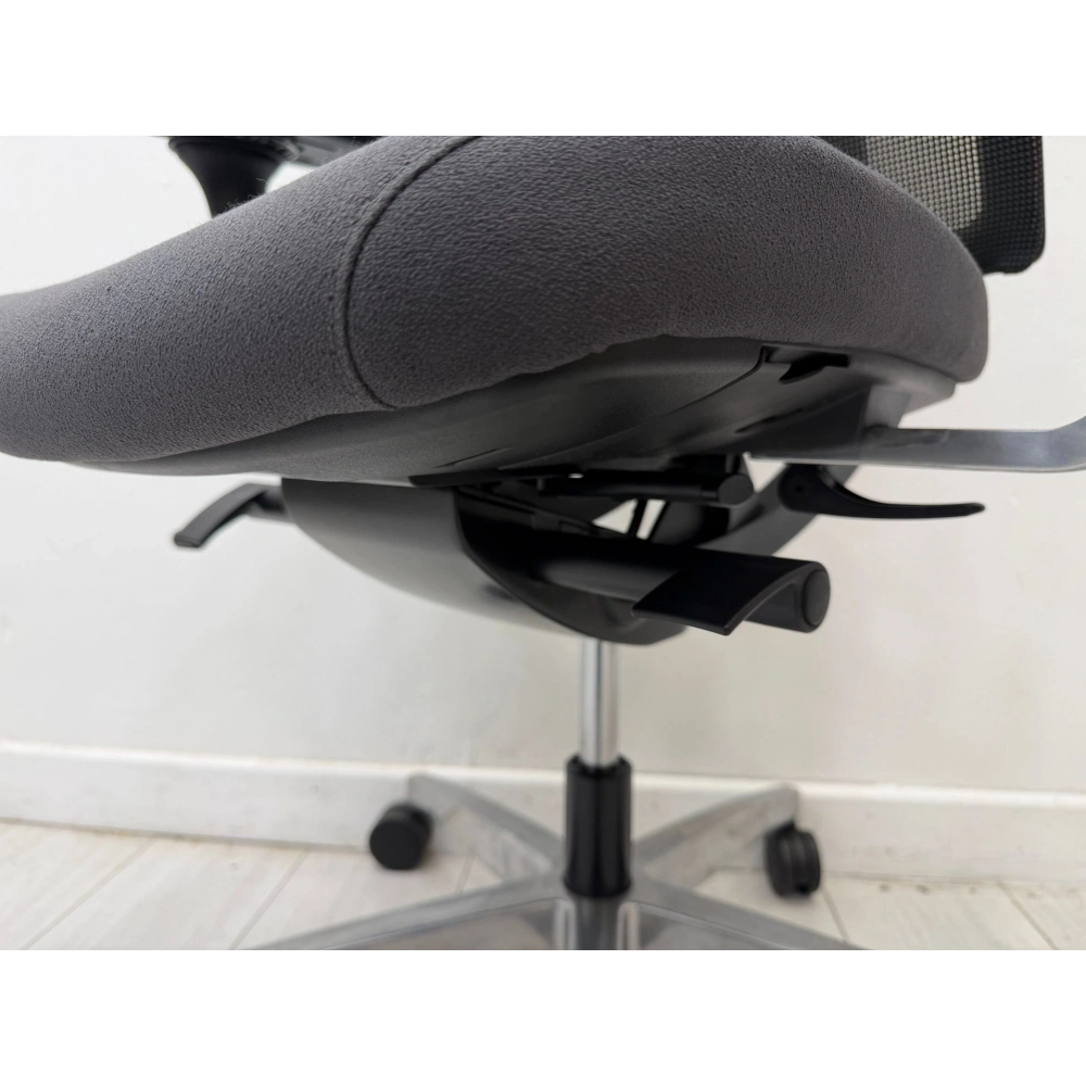 Nurus Me Too Başlıklı Yönetici Koltuğu