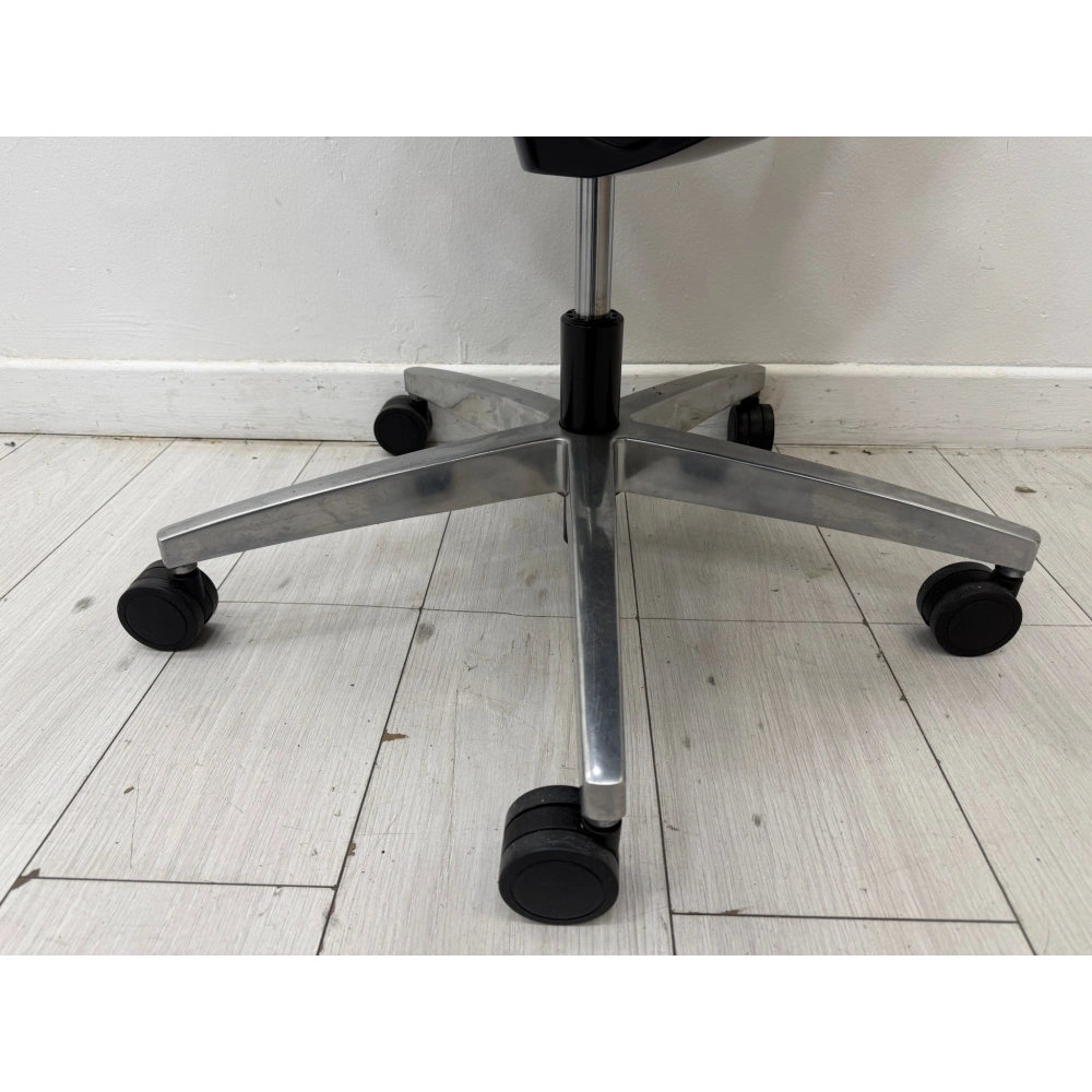 Nurus Me Too Başlıklı Yönetici Koltuğu