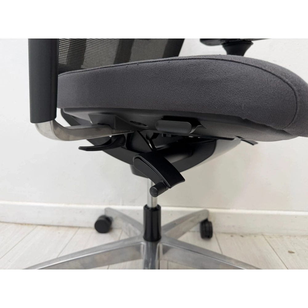 Nurus Me Too Başlıklı Yönetici Koltuğu