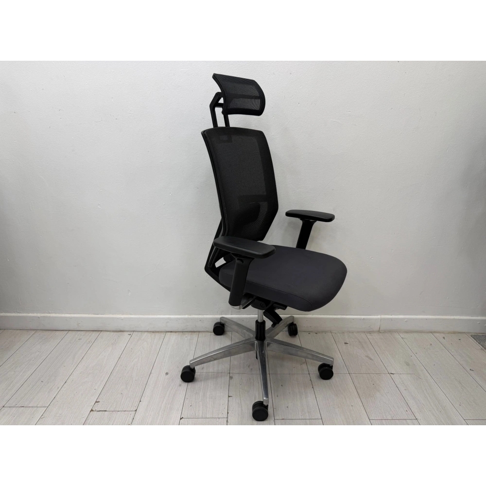 Nurus Me Too Başlıklı Yönetici Koltuğu