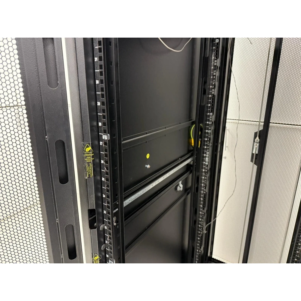 Server Kabin Rack Kabin - M3336