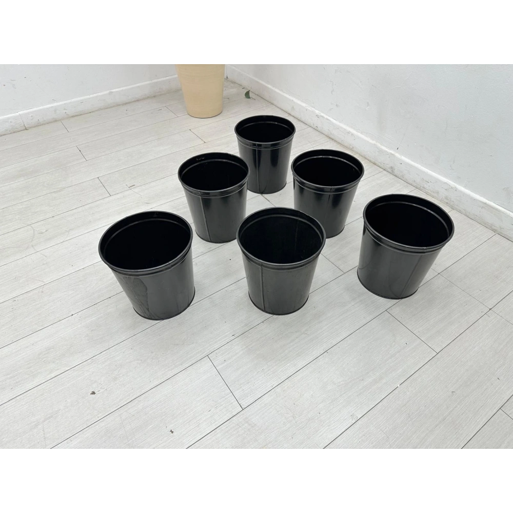 Siyah Metal Çöp Kovası