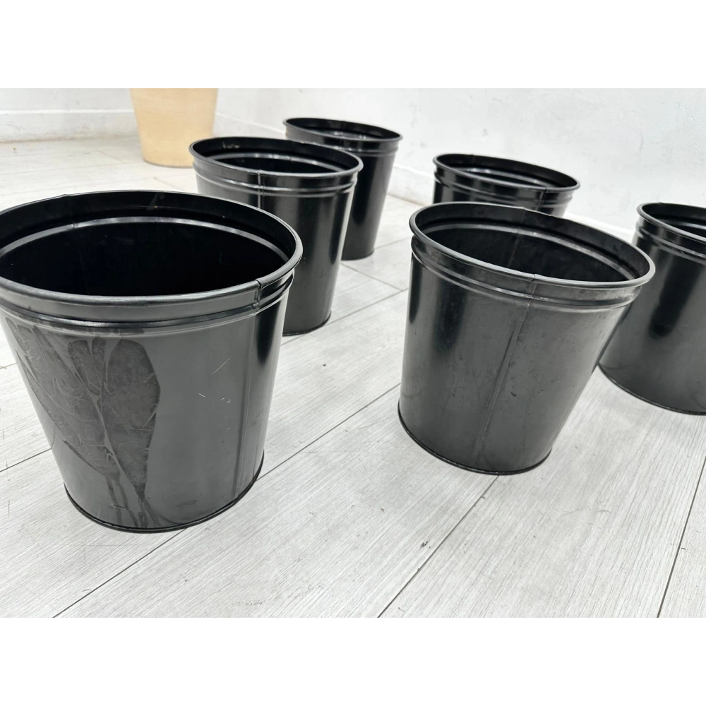 Siyah Metal Çöp Kovası