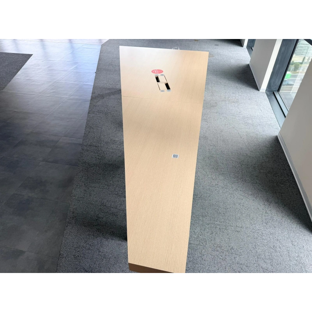 Üçgen Dataportlu 10 Kişilik Toplantı Masası