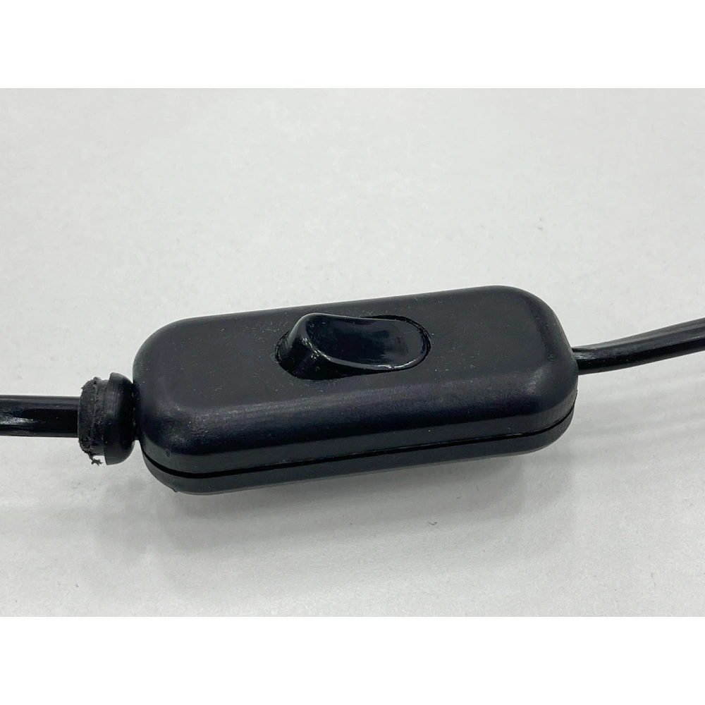 Vintage Pirinç Masa Lambası Aslan Detaylı