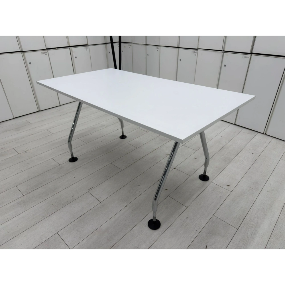 Vitra 4 Kişilik Yemek Masası Mutfak Masası