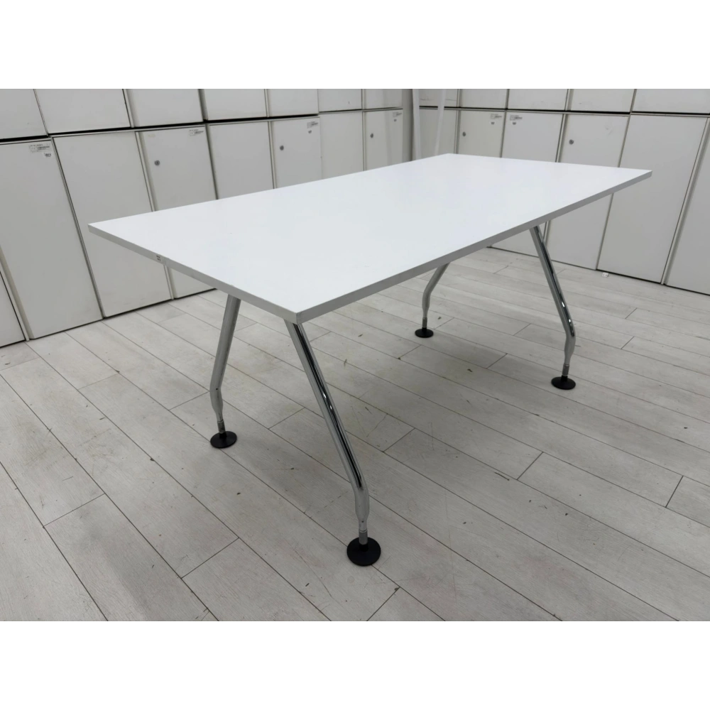 Vitra 4 Kişilik Yemek Masası Mutfak Masası