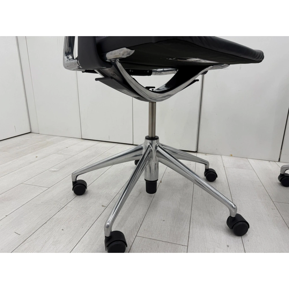 Vitra Meda Deri Yönetici Koltuğu Ofis Koltuğu