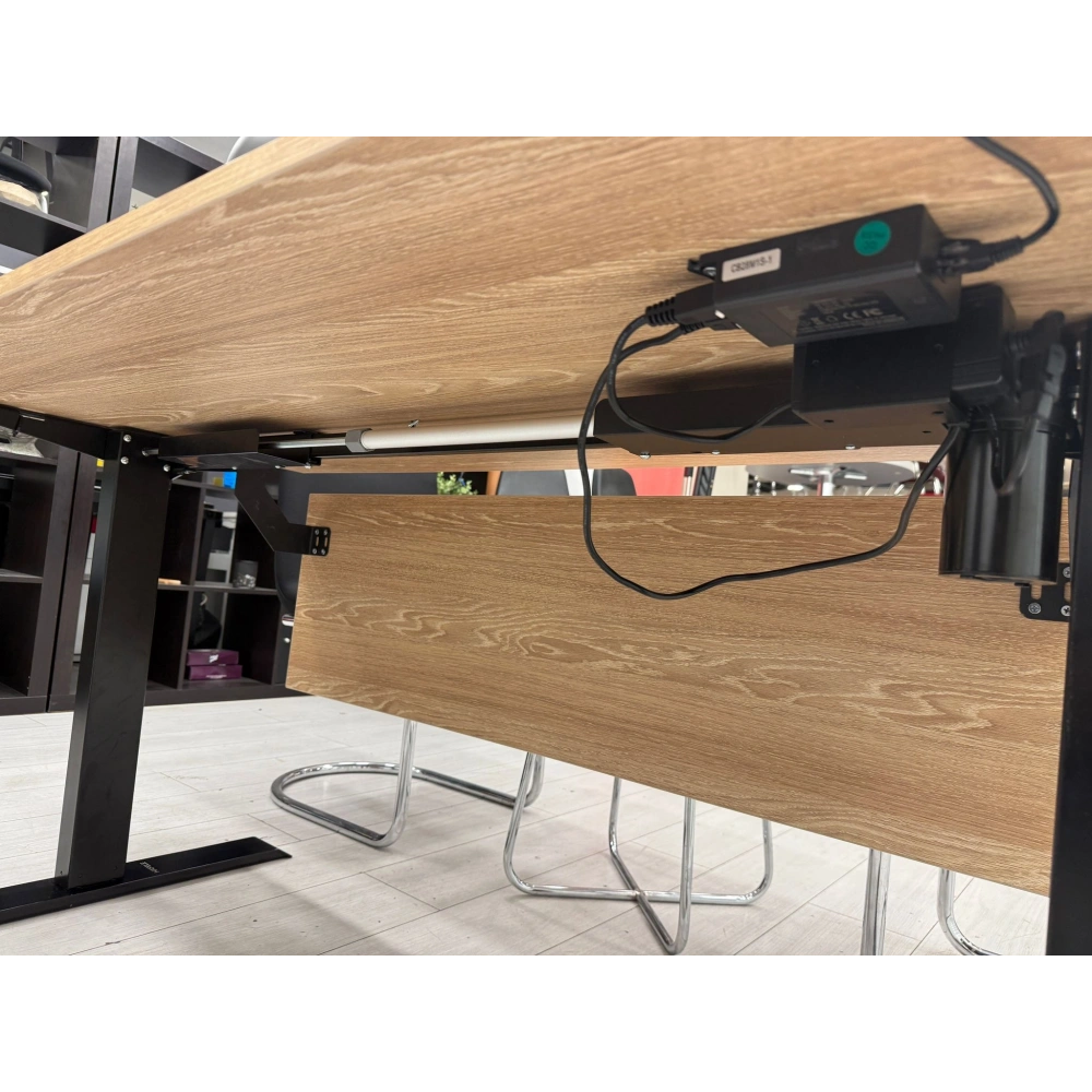 Yükseklik Ayarlı Çalışma Masası