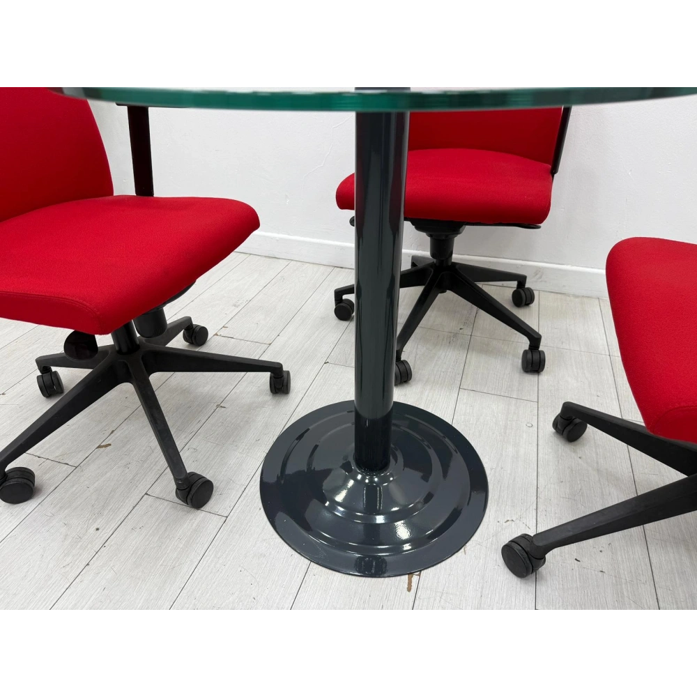 Yuvarlak Temperli Cam Masa Toplantı Masası