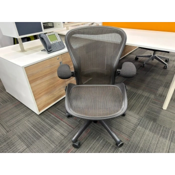 Herman Miller Aeron B Size Yönetici Çalışma Koltuğu - M4691