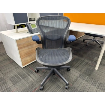 Herman Miller Aeron B Size Yönetici Çalışma Koltuğu - M4693