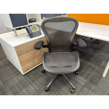 Herman Miller Aeron B Size Yönetici Çalışma Koltuğu - M4703