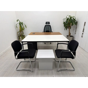 Koleksiyon Etajerli Yönetici Çalışma Masası