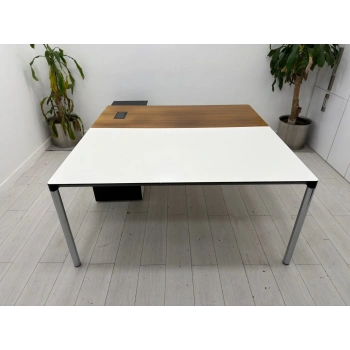 Koleksiyon Etajerli Yönetici Çalışma Masası - M4513