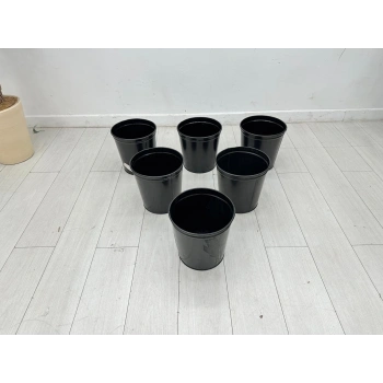 Siyah Metal Çöp Kovası