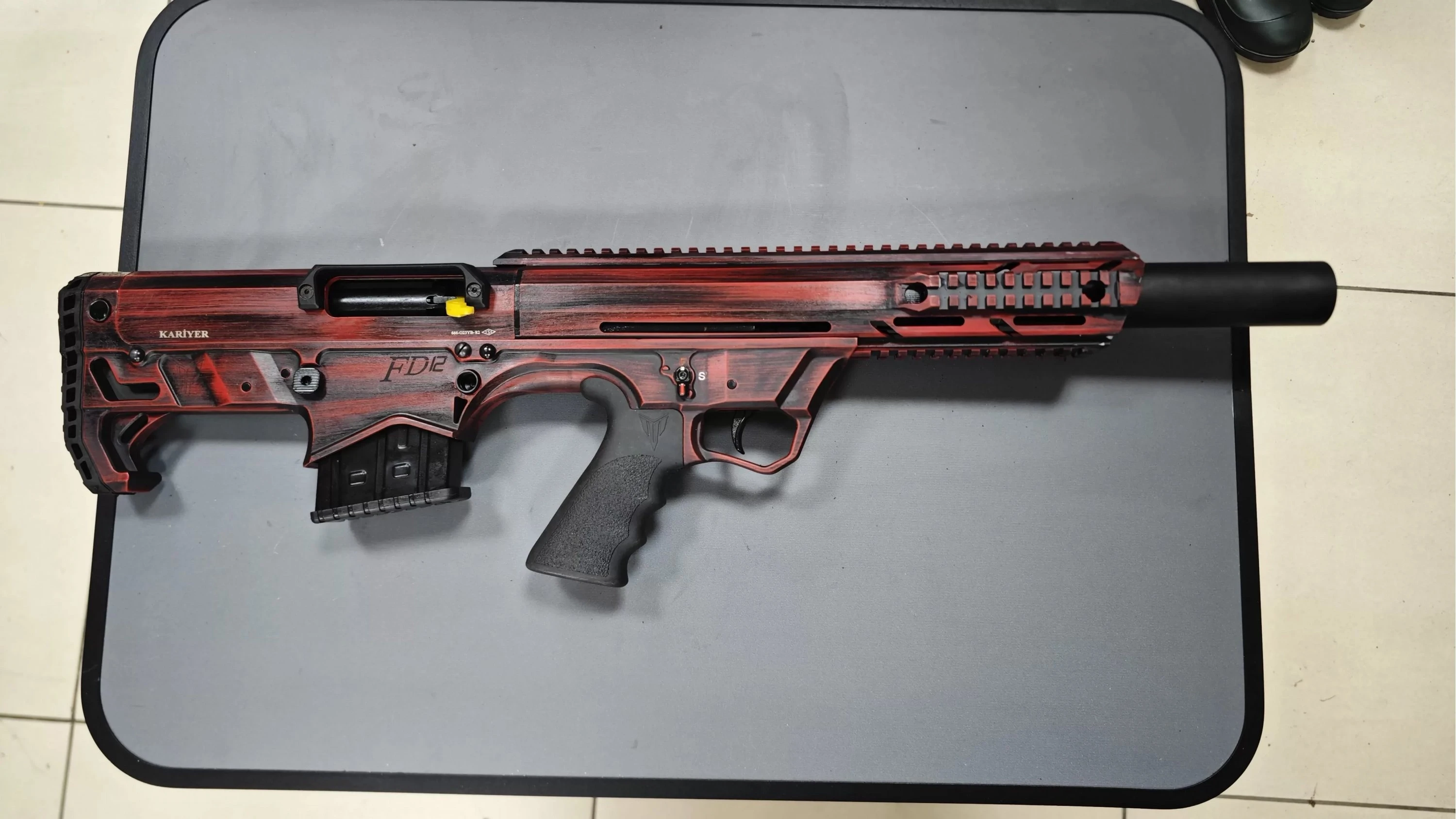 Kariyer FD12 Bullpup Şarjörlü Yarı Otomatik Av Tüfeği Kırmızı (12 GA - 51 cm Mobil Şok Namlu - Ayarlanabilir Yanaklı Dipçik)