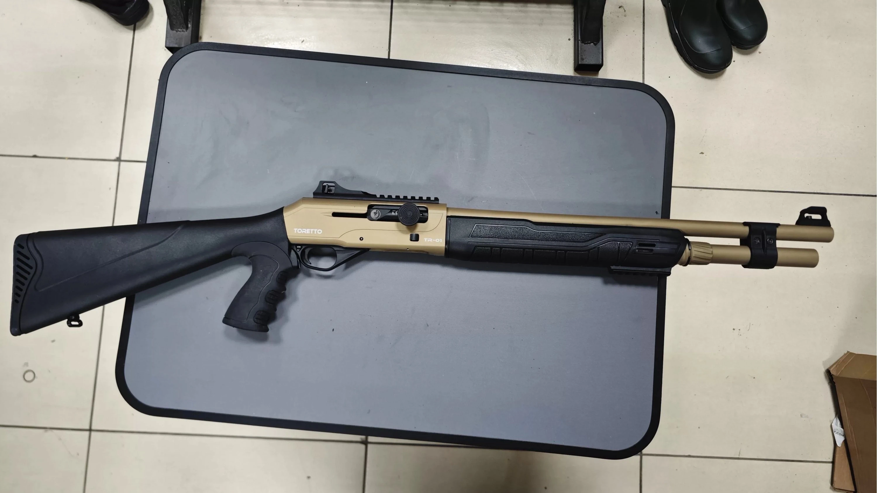 Toretto Sabit Taktik Dipçik Bronz Yarı Otomatik Av Tüfeği (12 Cal - 47 cm Namlu - 7+1 Kapasite - Sentetik Taktik Dipçik)