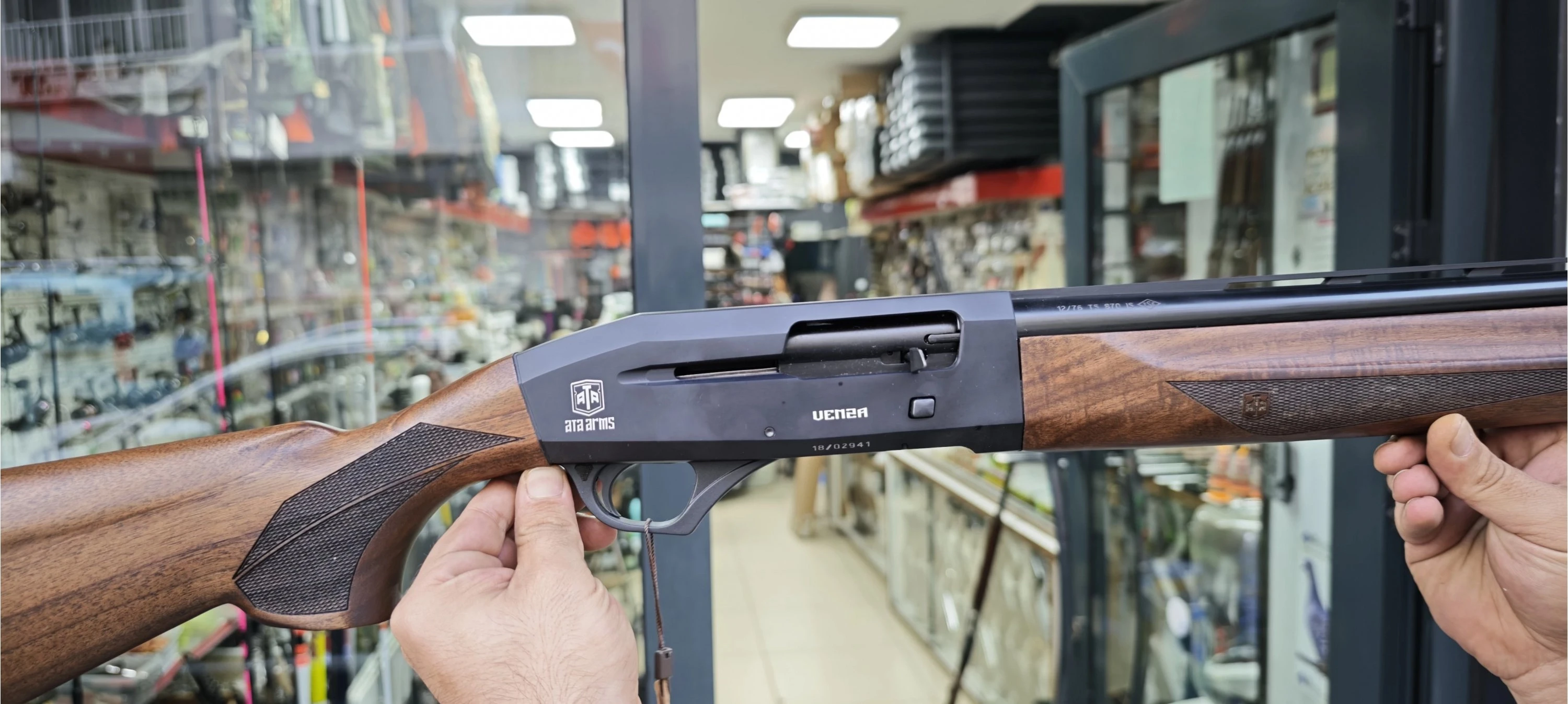 ATA Venza Mat Yağlı Cevizi Yarı Otomatik Av Tüfeği (12 GA - GPCS Gaz Basınçlı & Hareketli Namlu - Ahşap Kundak)