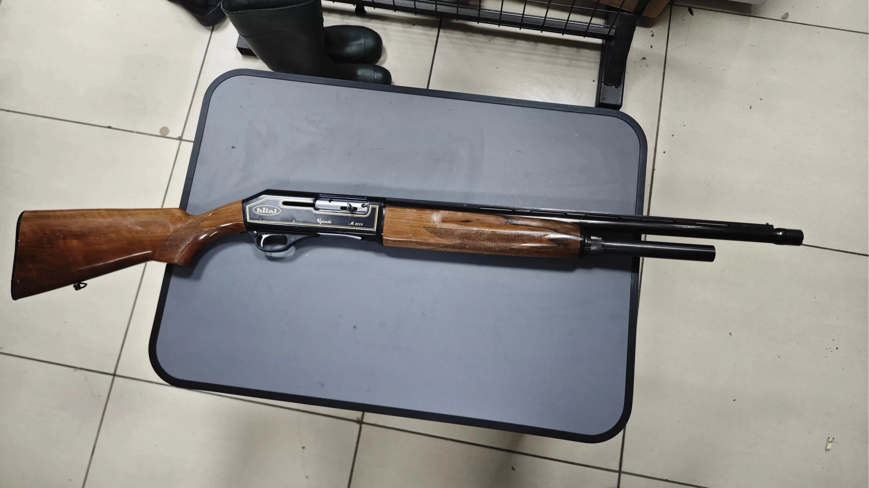 Hilal Yarı Otomatik Av Tüfeği (İkinci El - 12 Cal - 66/71 cm Namlu Seçenekli - Ahşap Kundak - 7+1 Kapasite)