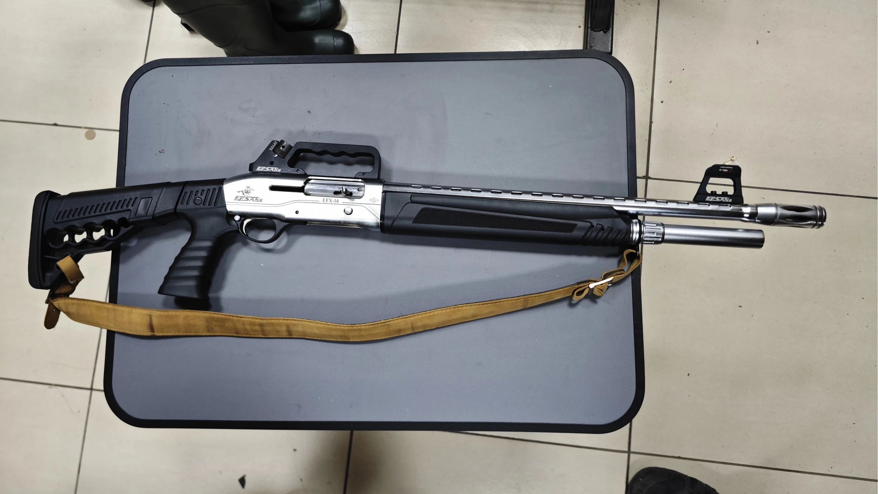 Efsane Tactical Yarı Otomatik Av Tüfeği (İkinci El - 12 Cal - 51 cm Namlu - 7+1 Kapasite - Sentetik Kundak)