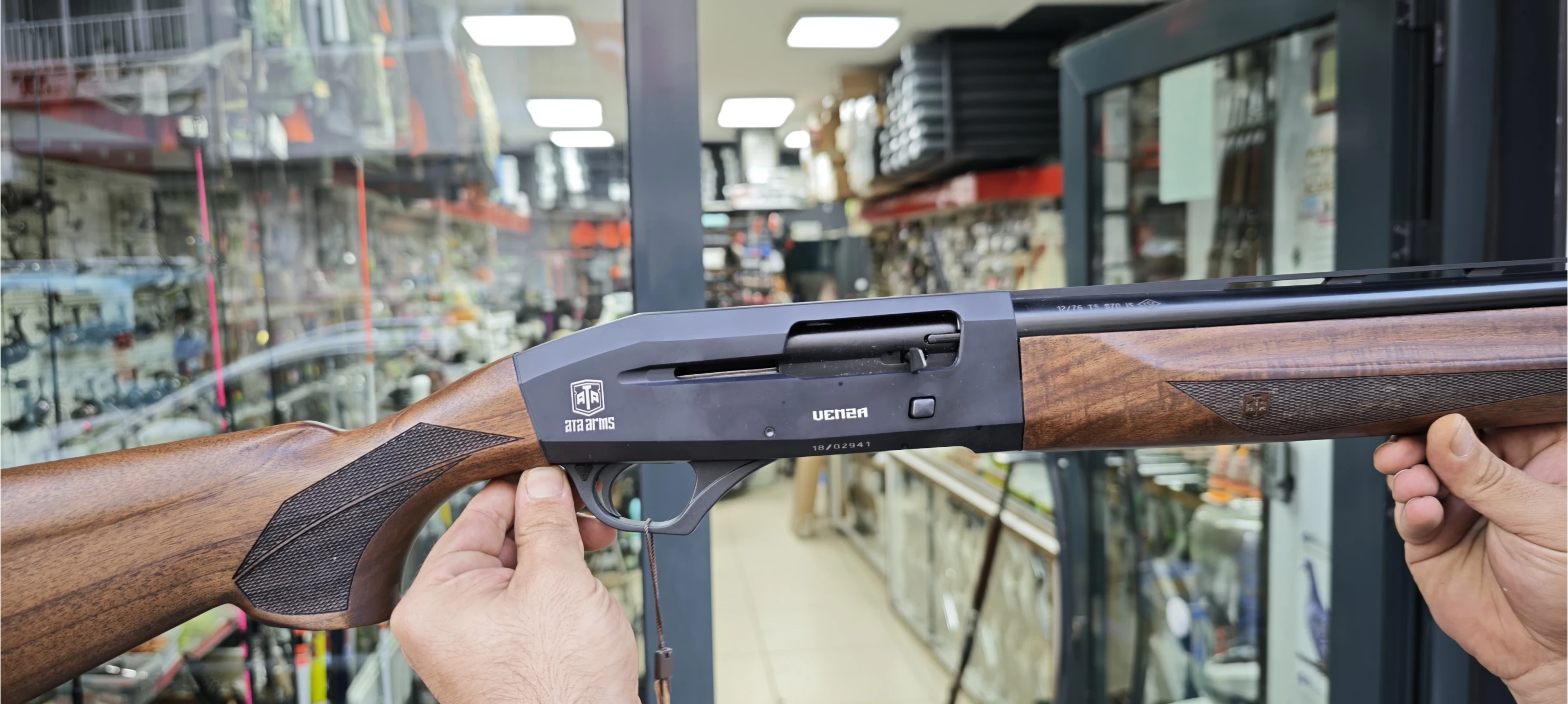 ATA Venza Mat Yağlı Cevizi Yarı Otomatik Av Tüfeği (12 GA - GPCS Gaz Basınçlı & Hareketli Namlu - Ahşap Kundak)