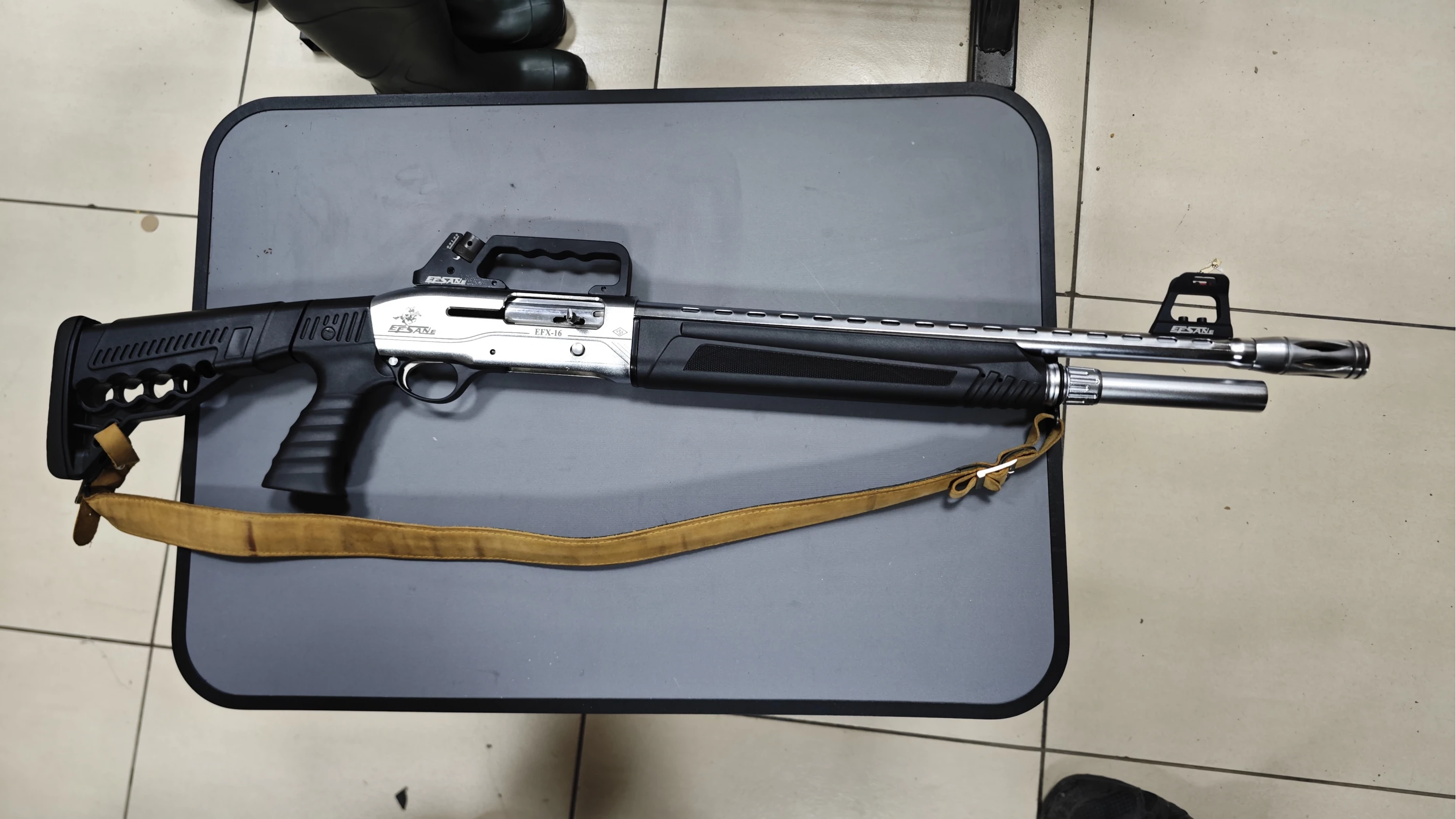 Efsane Tactical Yarı Otomatik Av Tüfeği (İkinci El - 12 Cal - 51 cm Namlu - 7+1 Kapasite - Sentetik Kundak)