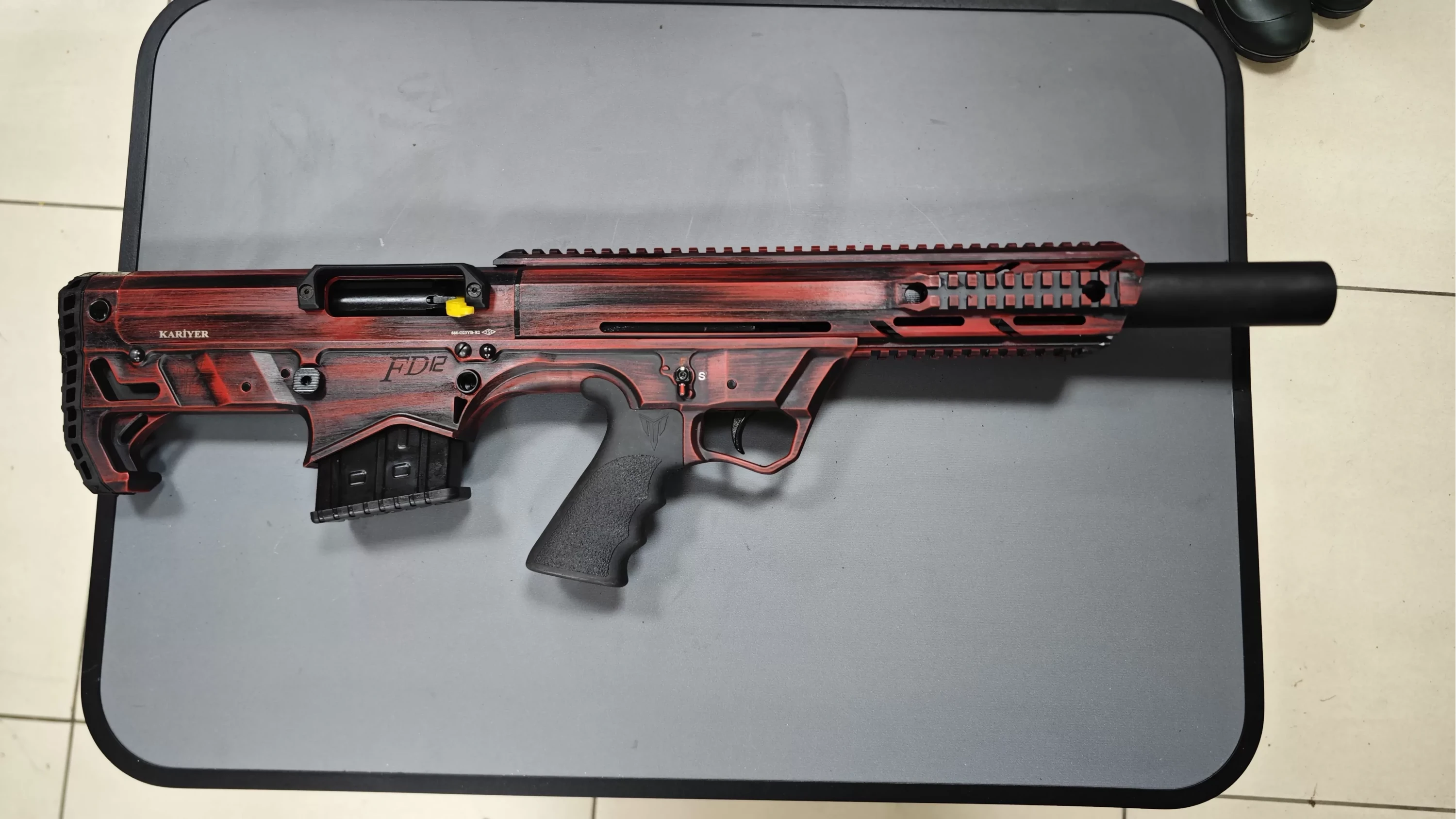 Kariyer FD12 Bullpup Şarjörlü Yarı Otomatik Av Tüfeği Kırmızı (12 GA - 51 cm Mobil Şok Namlu - Ayarlanabilir Yanaklı Dipçik)