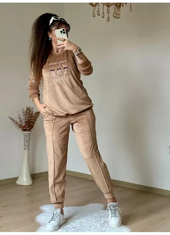 Ayıcık Taşlı Kadıfe Takım Camel