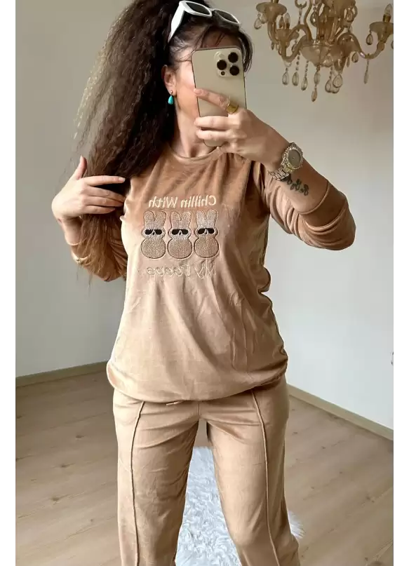 Ayıcık Taşlı Kadıfe Takım Camel