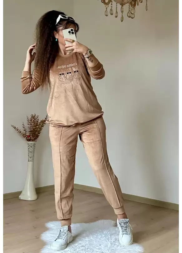 Ayıcık Taşlı Kadıfe Takım Camel