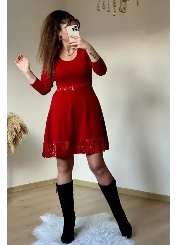 Kısa Bel Ve Etek Ucu Pul Detaylı Triko Elbise Kırmızı