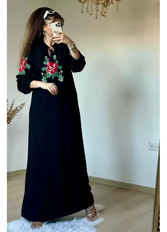 Çiçekli Nakış Desen Salaş Elbise