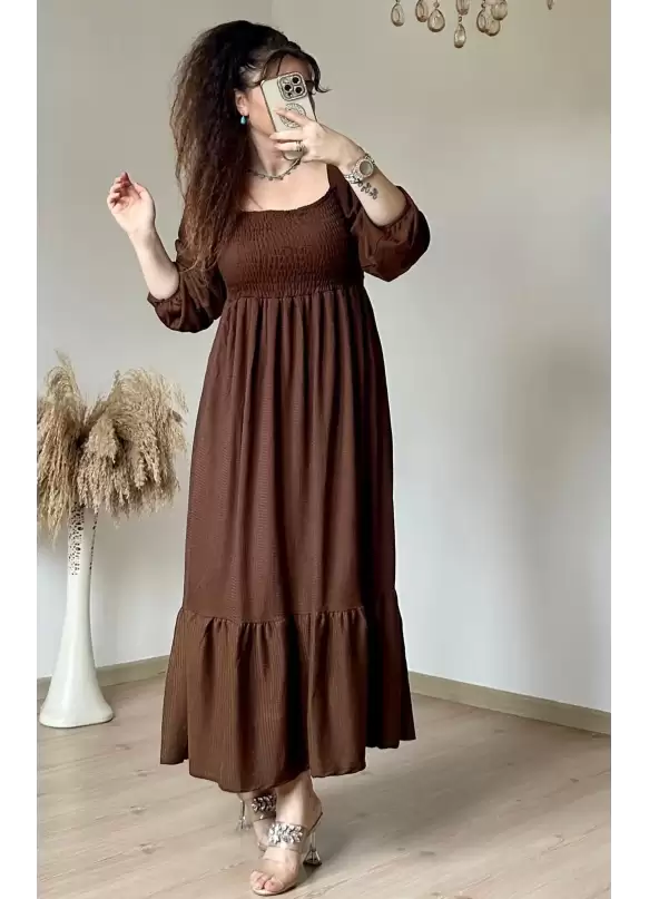 Kare Taka Eteği Fırfırlı Elbise Kahve