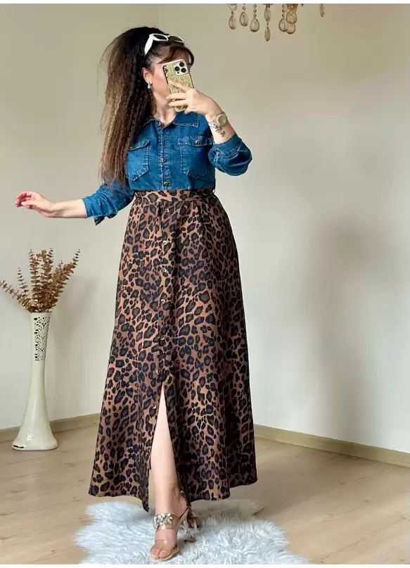 Kot Detaylı Leopar Elbise