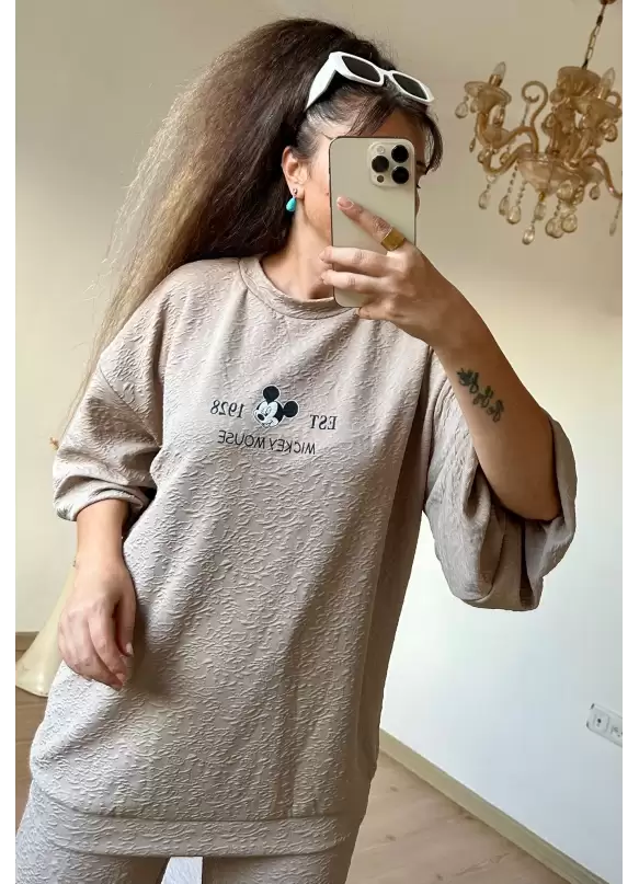 Ön Arka Mıcky Baskılı Takım Bej