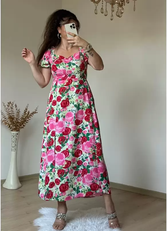 Öpücük Yaka Pembe Çıceklı Elbise