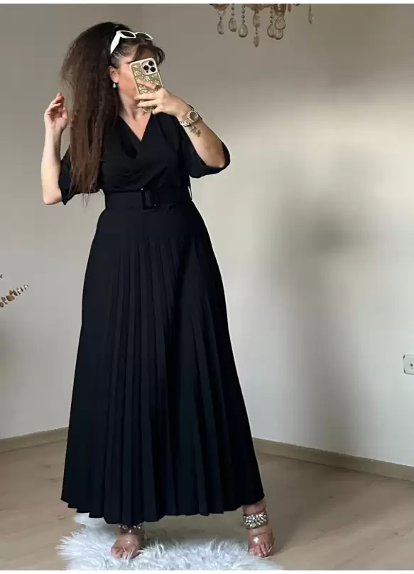 Pileli Kemerli Elbise Siyah
